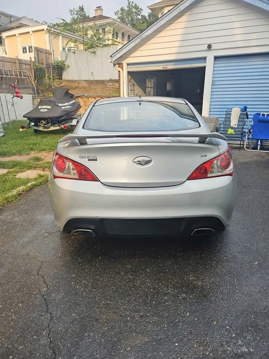 2011 Hyundai Genesis Coupe - Image 18 of 20