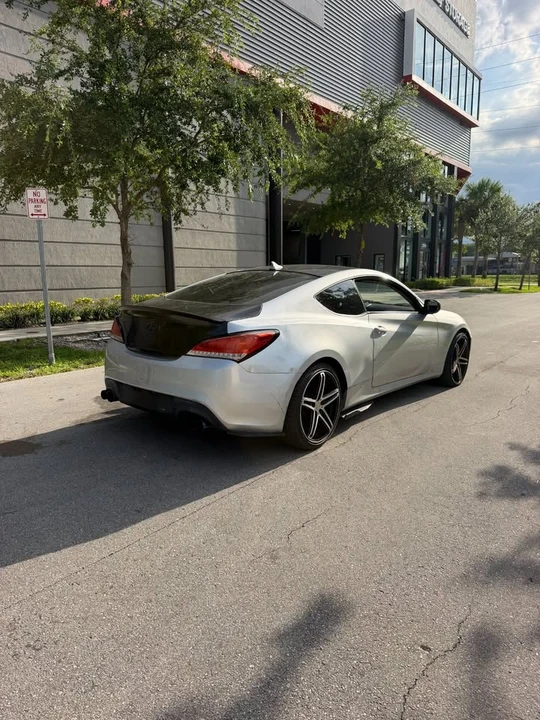 2011 Hyundai Genesis Coupe - Image 6 of 8