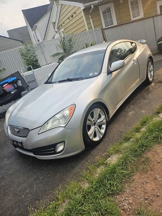 2011 Hyundai Genesis Coupe - Image 10 of 20