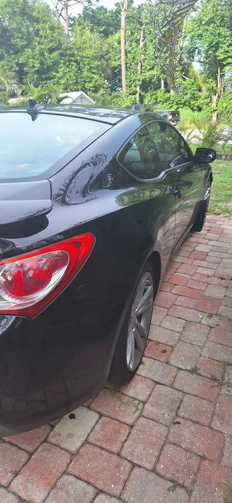 2011 Hyundai Genesis Coupe - Image 3 of 4