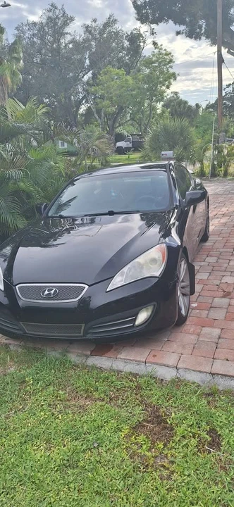 2011 Hyundai Genesis Coupe - Image 4 of 4