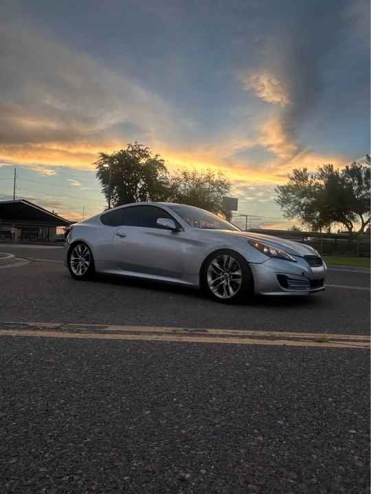 2011 Hyundai Genesis Coupe - Image 2 of 7