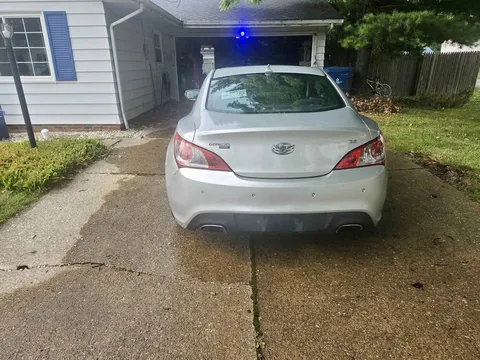 2011 Hyundai Genesis Coupe 3.8 Coupe 2D