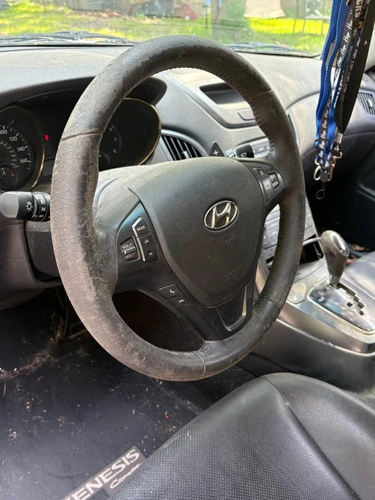 2011 Hyundai Genesis Coupe - Image 9 of 19