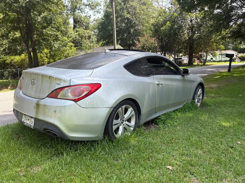 2011 Hyundai Genesis Coupe - Image 13 of 19