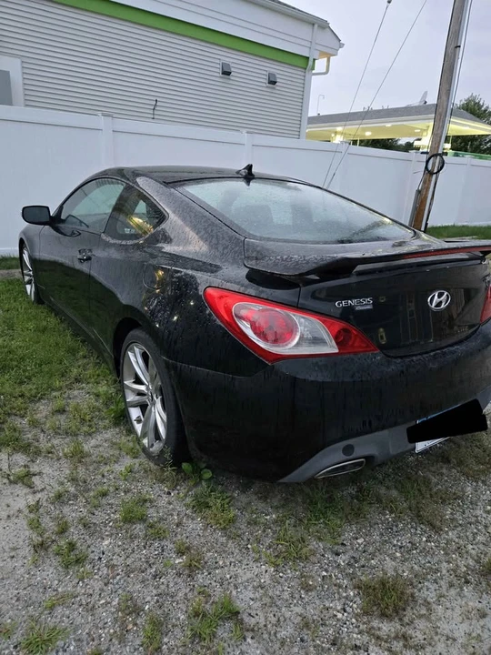 2011 Hyundai Genesis Coupe - Image 2 of 2