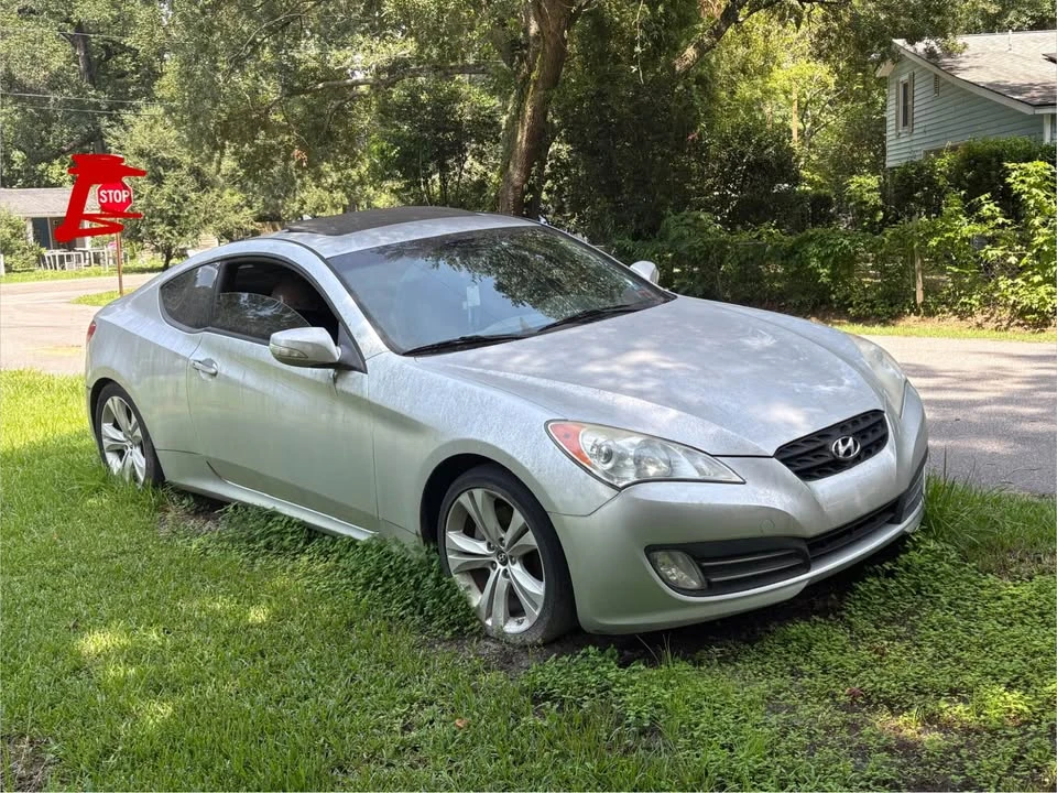 2011 Hyundai Genesis Coupe - Image 18 of 19