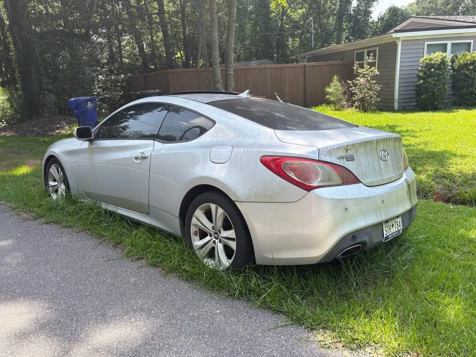 2011 Hyundai Genesis Coupe - Image 12 of 19