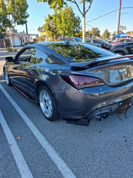 2011 Hyundai Genesis Coupe - Image 4 of 6