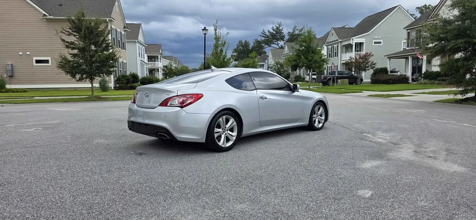 2011 Hyundai Genesis Coupe - Image 5 of 15