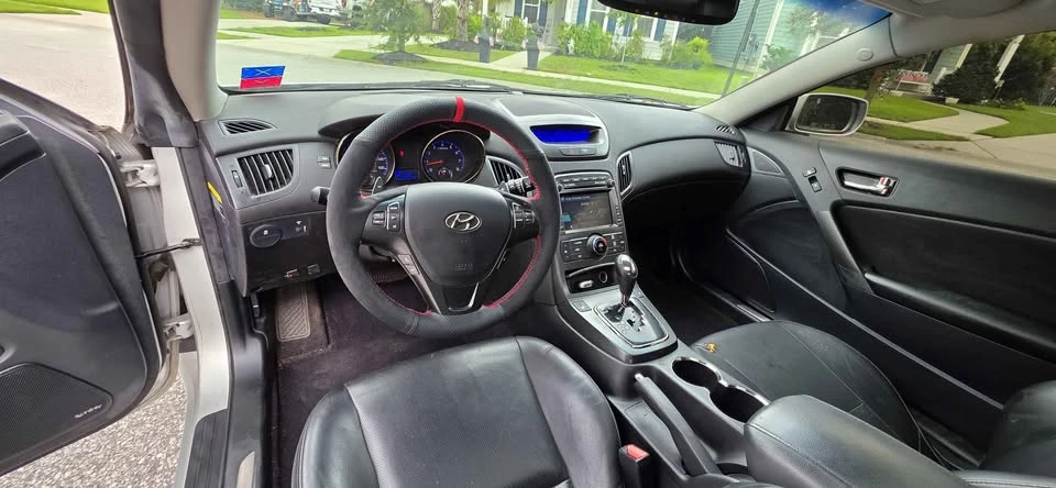 2011 Hyundai Genesis Coupe - Image 11 of 15
