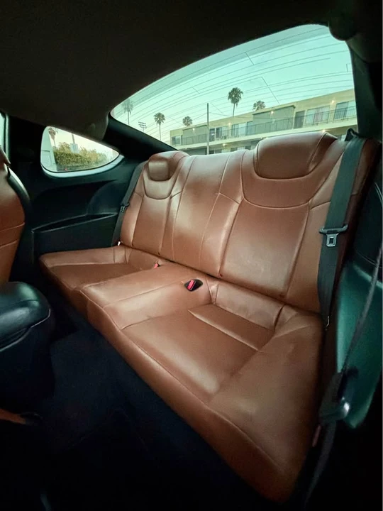2011 Hyundai Genesis Coupe - Image 10 of 15