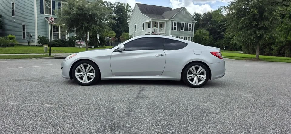 2011 Hyundai Genesis Coupe - Image 2 of 15