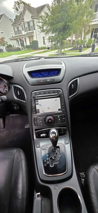 2011 Hyundai Genesis Coupe - Image 12 of 15