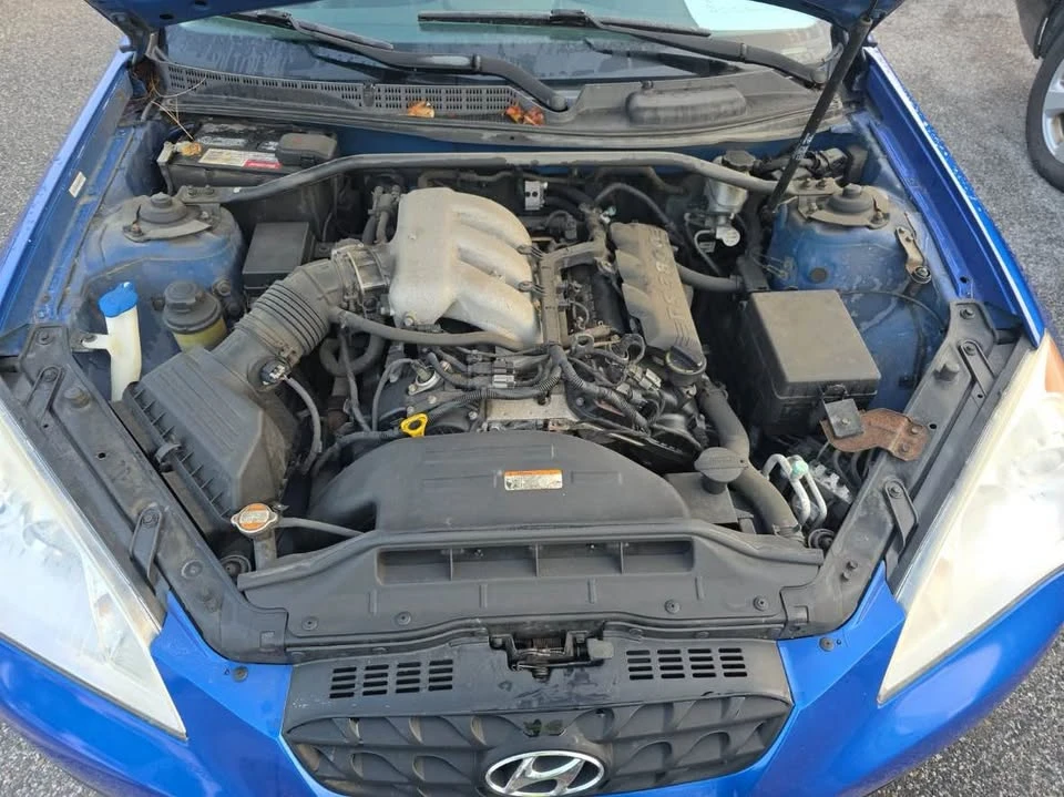 2011 Hyundai Genesis Coupe - Image 8 of 10