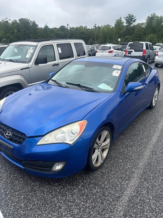 2011 Hyundai Genesis Coupe - Image 2 of 10
