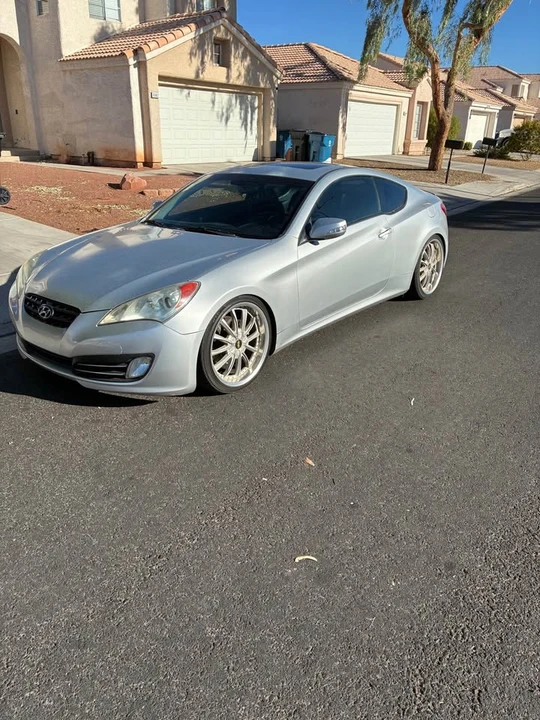 2011 Hyundai Genesis Coupe - Image 7 of 13