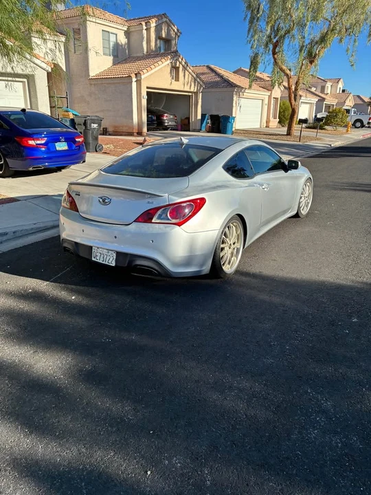 2011 Hyundai Genesis Coupe - Image 5 of 13