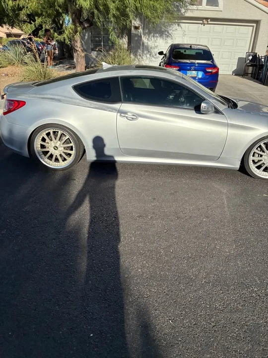 2011 Hyundai Genesis Coupe - Image 6 of 13
