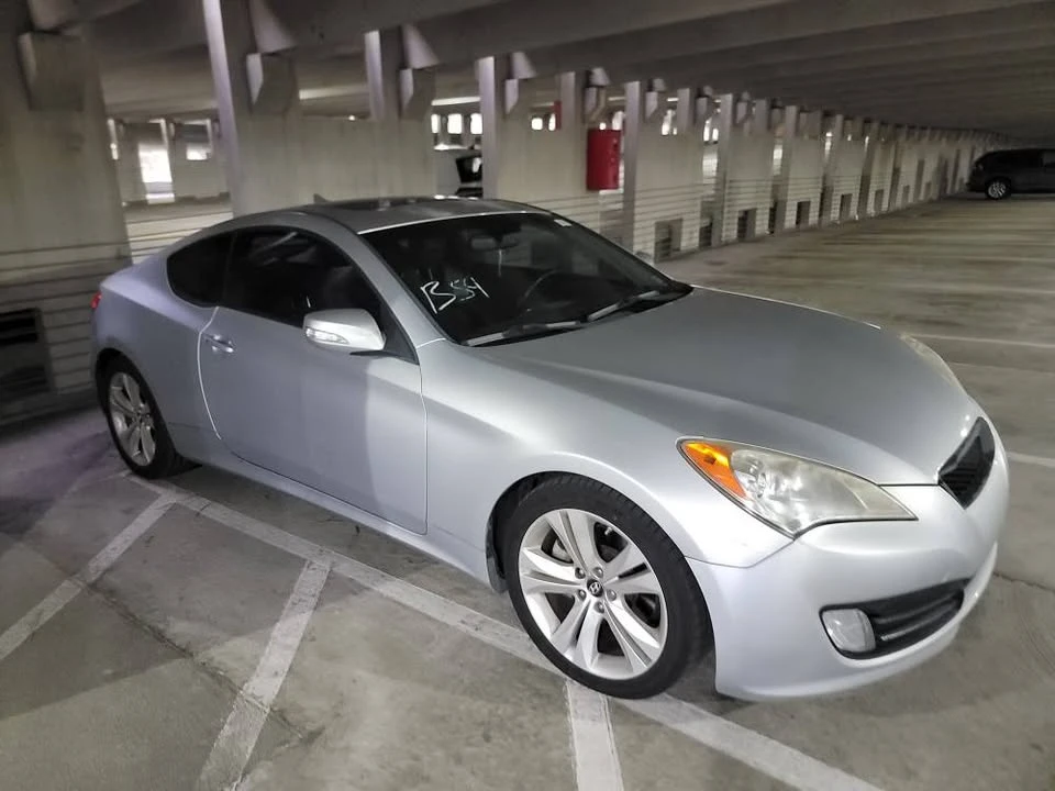 2011 Hyundai Genesis Coupe - Image 10 of 13