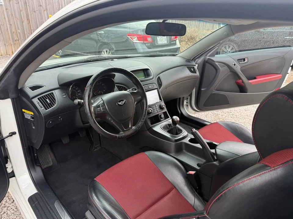 2011 Hyundai Genesis Coupe - Image 10 of 10