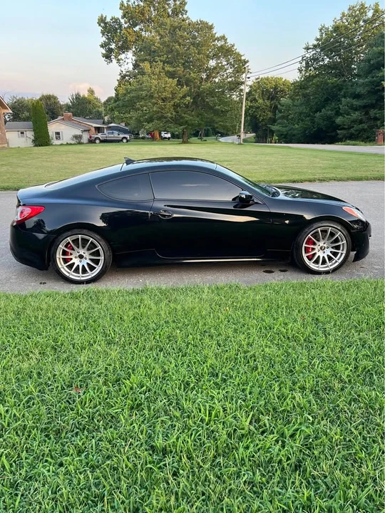 2011 Hyundai Genesis Coupe - Image 2 of 13