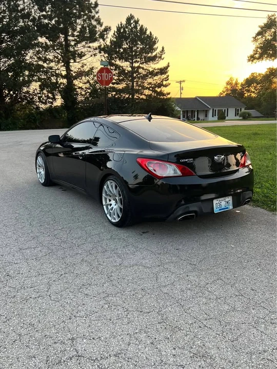 2011 Hyundai Genesis Coupe - Image 5 of 13