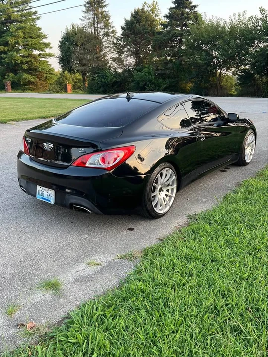 2011 Hyundai Genesis Coupe - Image 3 of 13