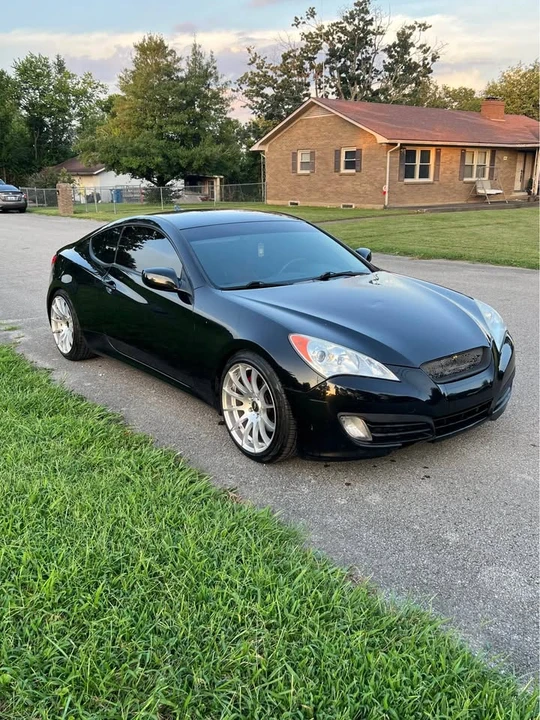 2011 Hyundai Genesis Coupe - Image 7 of 13
