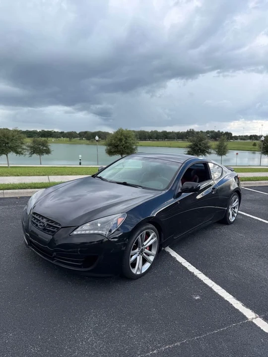 2011 Hyundai Genesis Coupe - Image 4 of 11