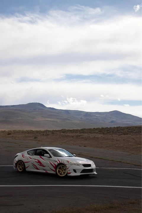 2011 Hyundai Genesis Coupe - Image 10 of 16