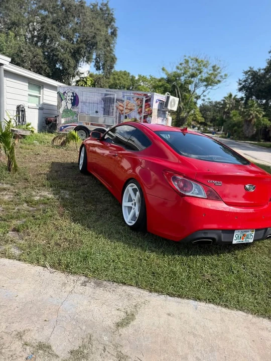 2011 Hyundai Genesis Coupe - Image 8 of 11