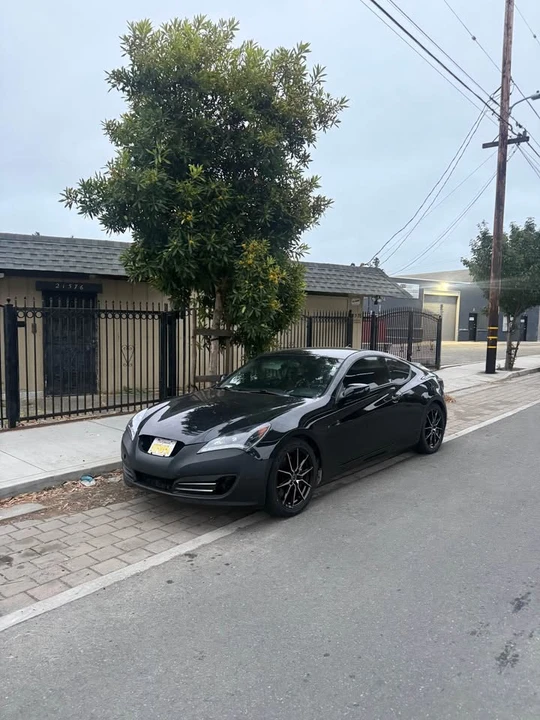 2011 Hyundai Genesis Coupe - Image 10 of 13