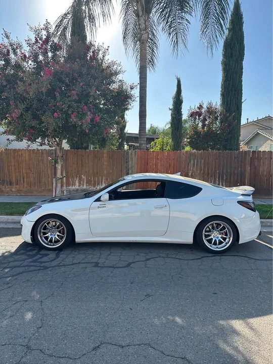 2011 Hyundai Genesis Coupe - Image 2 of 9