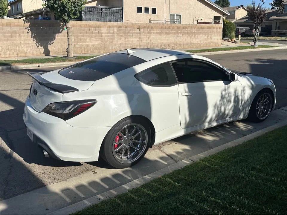 2011 Hyundai Genesis Coupe - Image 4 of 9
