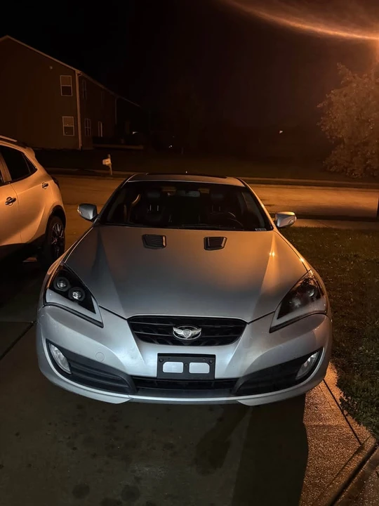 2011 Hyundai Genesis Coupe - Image 2 of 16