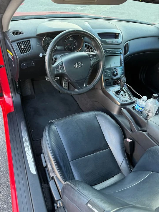 2011 Hyundai Genesis Coupe - Image 10 of 13