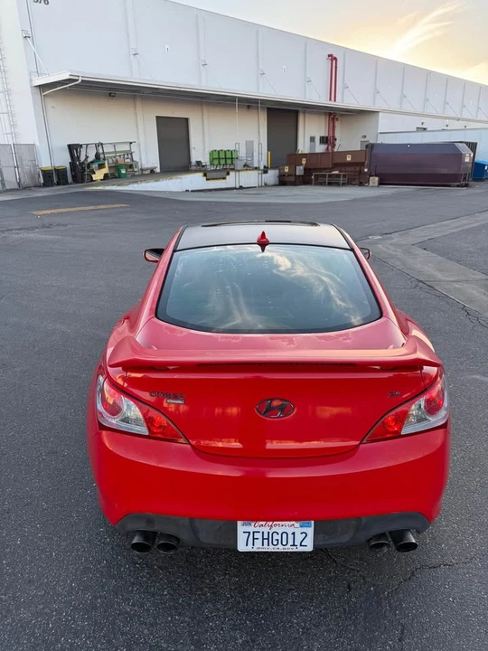 2011 Hyundai Genesis Coupe - Image 5 of 13
