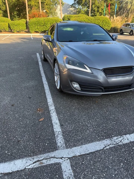 2011 Hyundai Genesis Coupe - Image 2 of 10