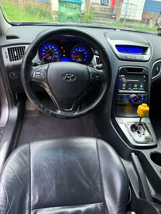 2011 Hyundai Genesis Coupe - Image 8 of 10