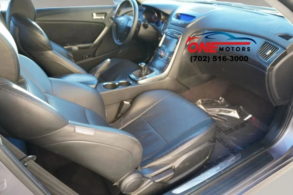 2011 Hyundai Genesis Coupe - Image 11 of 19