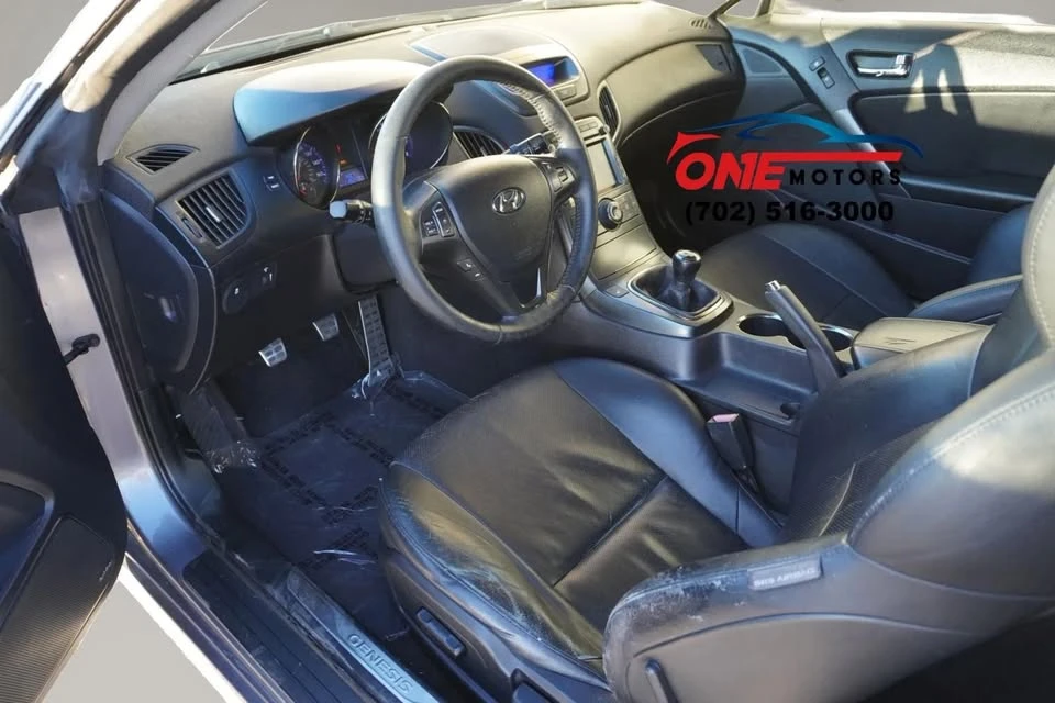 2011 Hyundai Genesis Coupe - Image 10 of 19