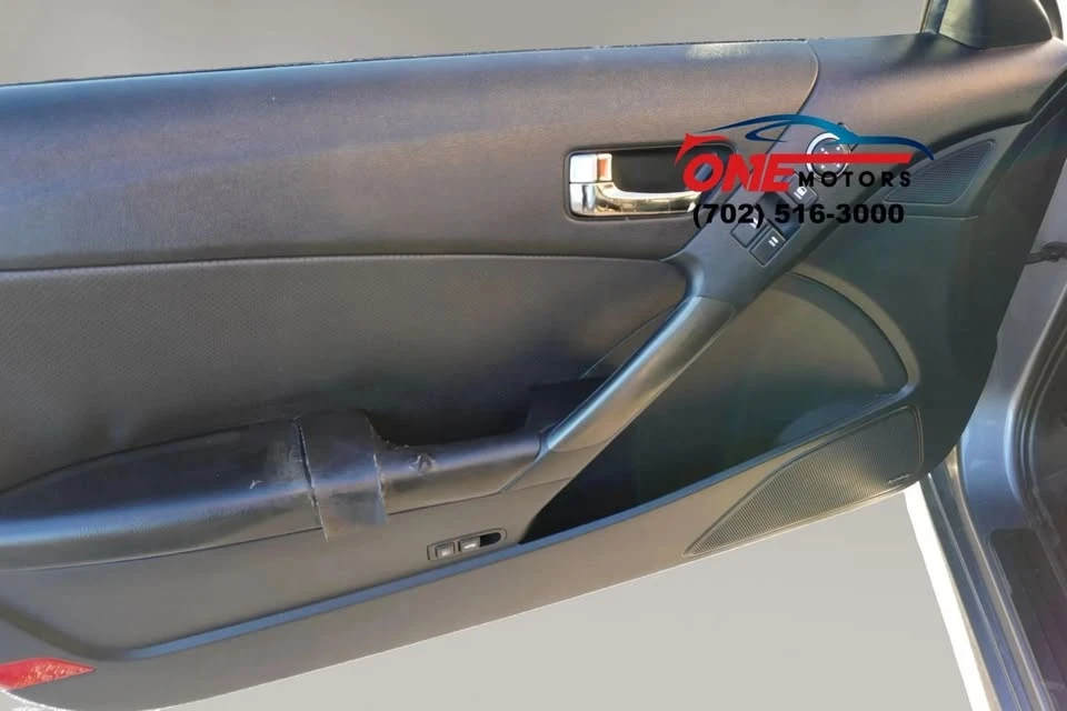 2011 Hyundai Genesis Coupe - Image 16 of 19