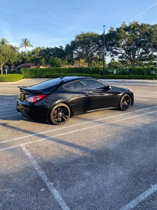 2011 Hyundai Genesis Coupe - Image 7 of 13