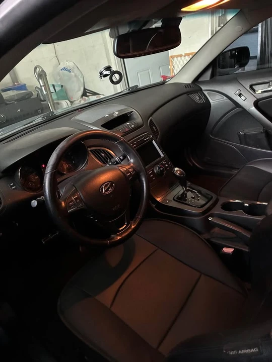 2011 Hyundai Genesis Coupe - Image 8 of 9
