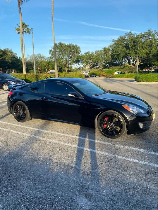 2011 Hyundai Genesis Coupe - Image 6 of 13