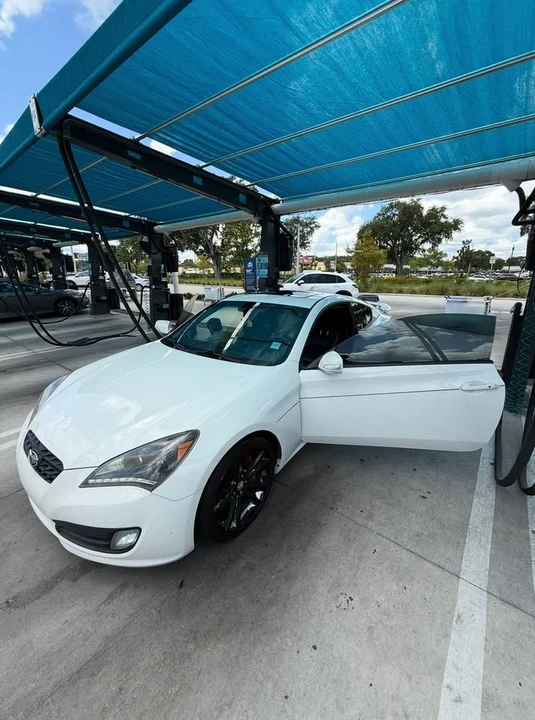 2011 Hyundai Genesis Coupe - Image 2 of 5
