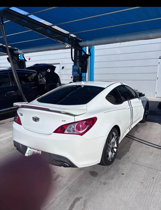 2011 Hyundai Genesis Coupe - Image 3 of 5