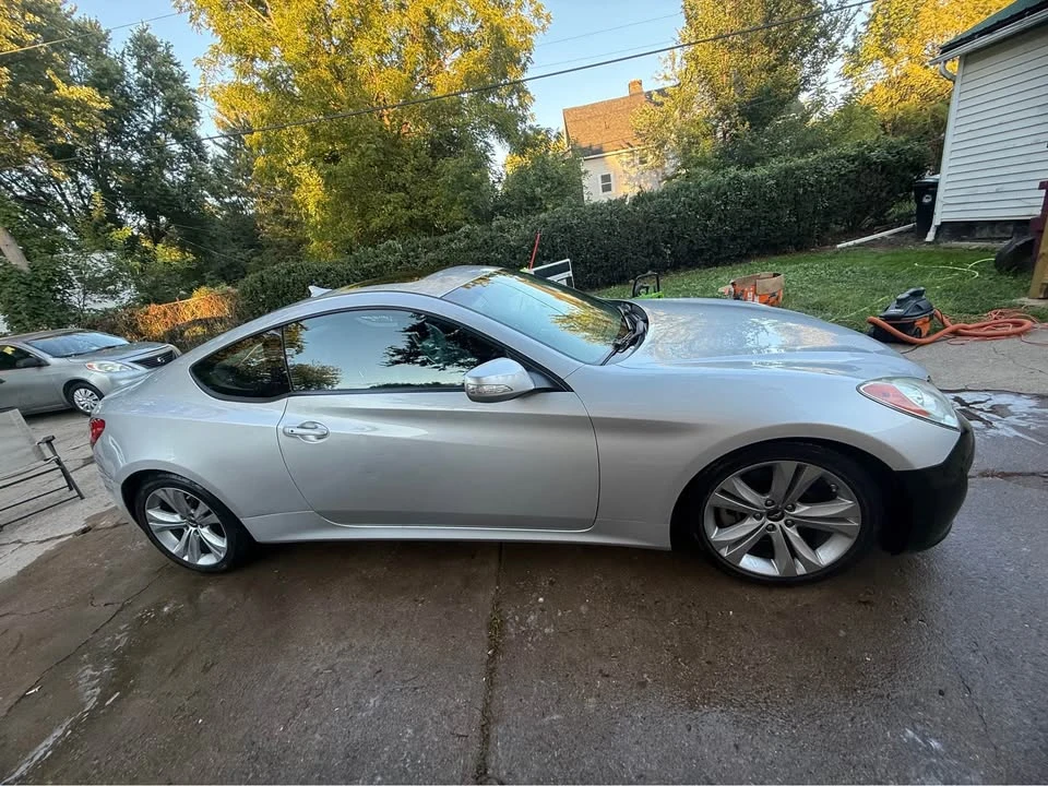 2011 Hyundai Genesis Coupe - Image 5 of 13