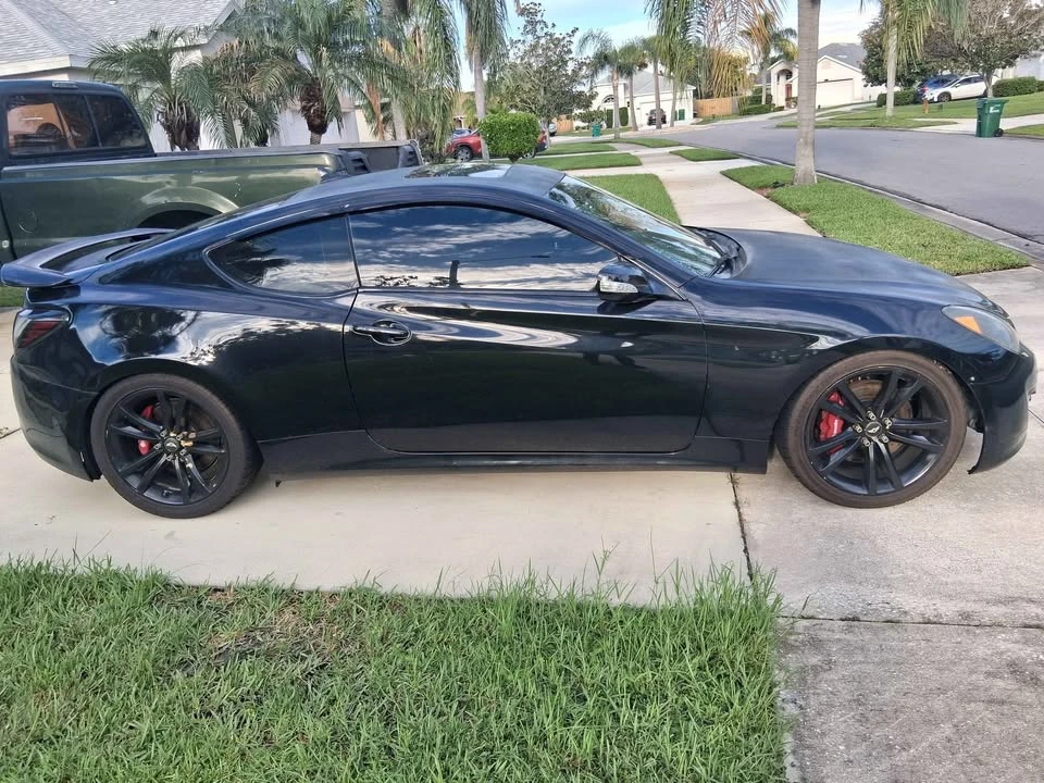 2011 Hyundai Genesis Coupe - Image 2 of 7